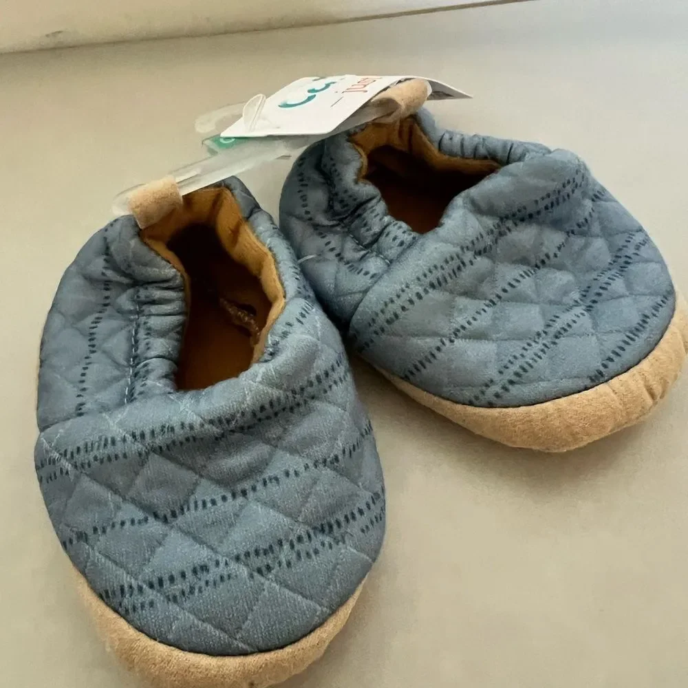 Baby boy quilted blue shoes 0-3 months
